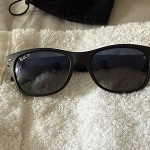 Ray-Ban Black Classic Sunglasses